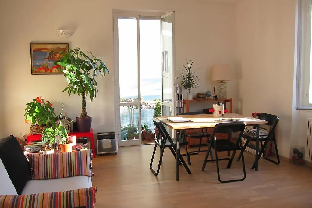 Casa Del Glicine contacts